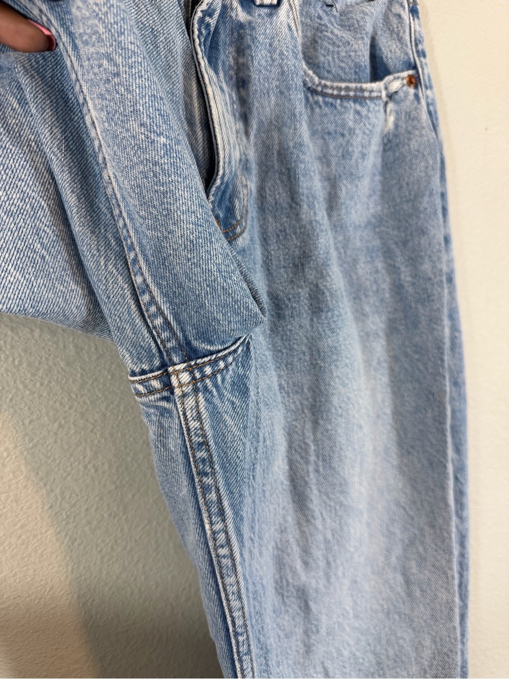 Abercrombie & Fitch Loose High Rise Jeans Size 28/6 Light Wash Rigid Denim - Picture 8 of 12